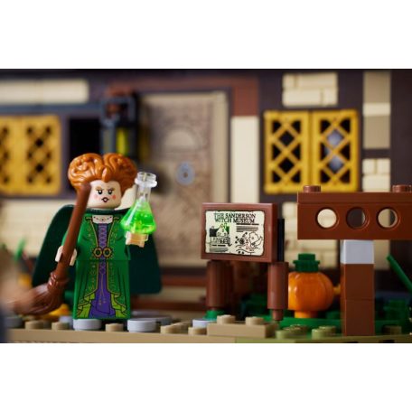 LEGO® Ideas - Disney™ Hókusz pókusz - A Sanderson nővérek háza (21341)