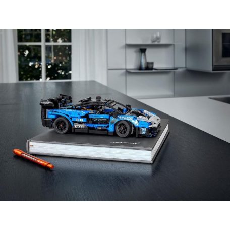 LEGO Technic 42123 - McLaren Senna GTR sérült dobozos