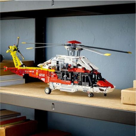 LEGO® Technic - Airbus H175 mentőhelikopter (42145)
