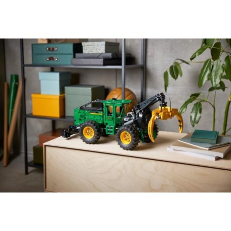  LEGO® Technic - John Deere 948L-II Skidder (42157)