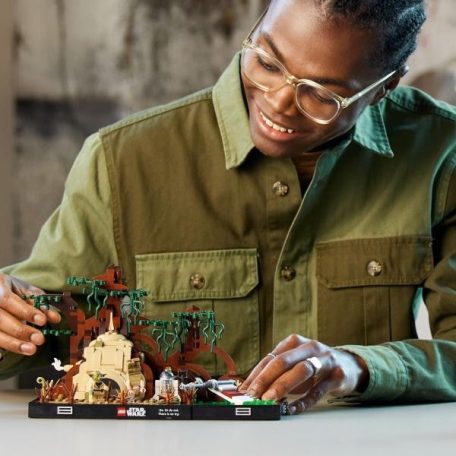 LEGO Star Wars - Jedi kiképzés a Dagobah bolygón dioráma (75330)