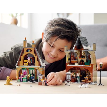 LEGO Harry Potter - Látogatás Roxmorts faluban (76388)