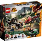  LEGO® Jurassic World - Triceratops támadása a teherautó ellen (76950)