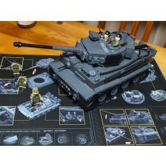 Tigris tank (fekete) építőkészlet, doboz nélkül