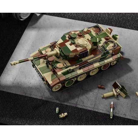 Tigris tank (2.vh német harckocsi) építőkészlet- terepszínű álcázással
