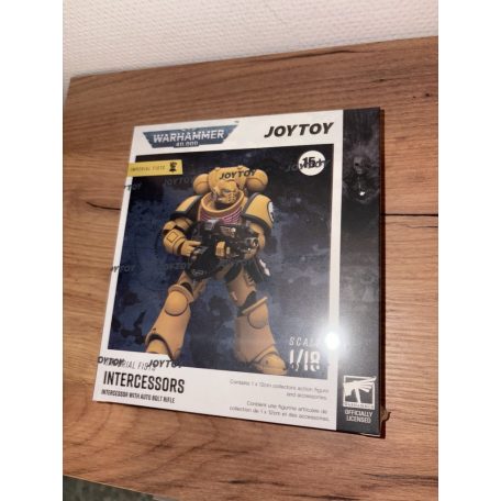 Warhammer Imperial Fists Intercessors, with bolt rifle