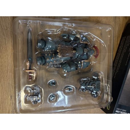 Warhammer 40k Sons of Horus MKIV Tactical Squad Sergeant with power fist